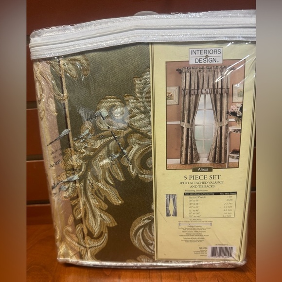 Gold Curtain Set - Picture 6 of 7